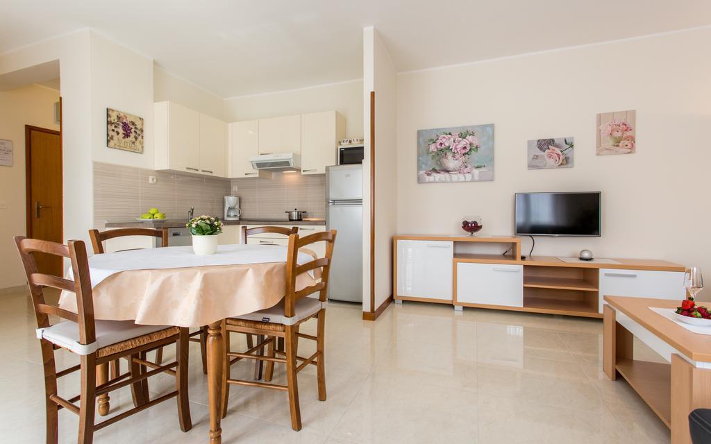 Apartments Dujmovic Ivo 1 Baska  Exterior photo